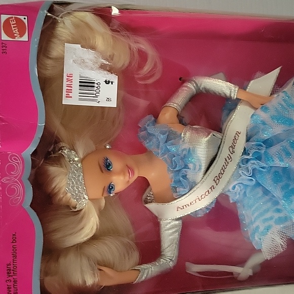 American Beauty Queen Barbie - Picture 3 of 8